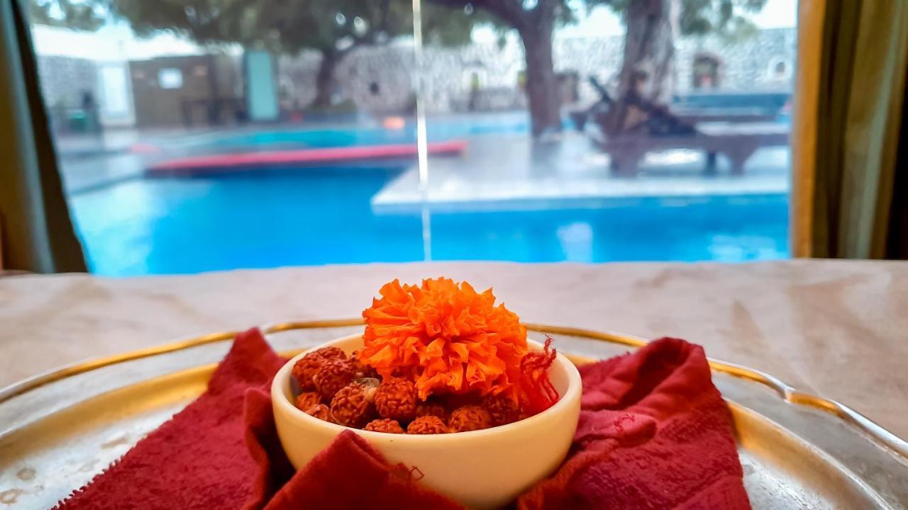 فندق فورت جادهافاجده Sasvad المظهر الخارجي الصورة